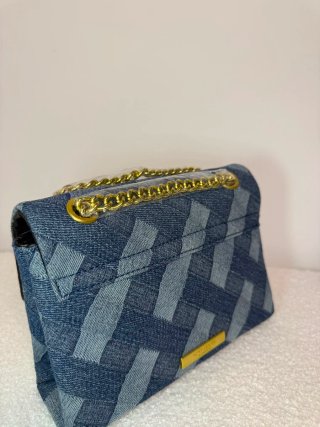 Bolso Kurt Geiger Denim con Cadena Dorada