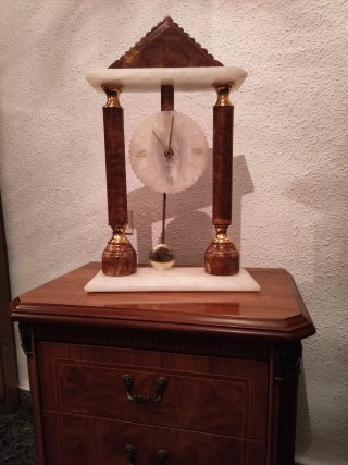 Reloj de sobremesa mármol y alabastro