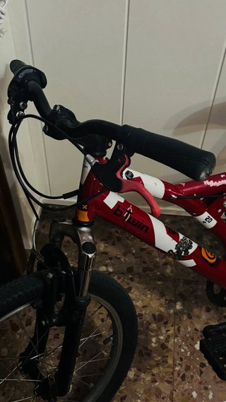 Bicicleta juvenil Btwin roja
