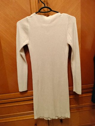 Vestido beige manga larga