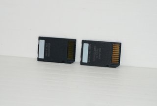 2 Memory Stick Pro Duo 8GB y 4GB