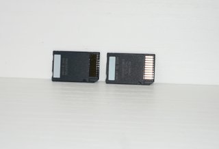 2 Memory Stick Pro Duo 8GB y 4GB