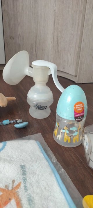 Lote bebé: biberón, chupete, babero...