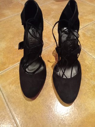 Zapatos de tacón Bershka negros