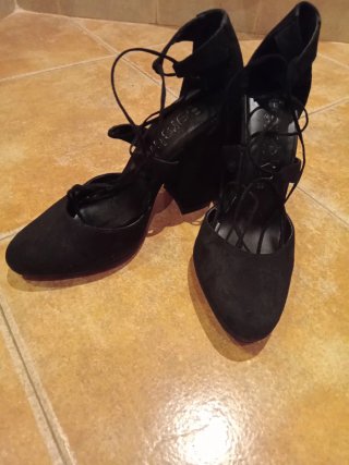 Zapatos de tacón Bershka negros