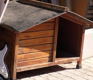 Caseta para perros de madera