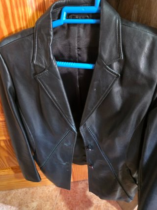 Chaqueta de piel negra Talla 42