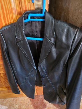 Chaqueta de piel negra Talla 42