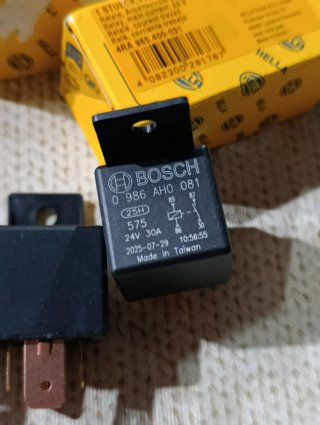 Tre Relè Bosch 0 986 AHO 081 24V 30A