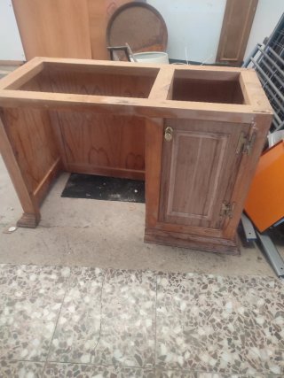 Mueble de madera para restaurar