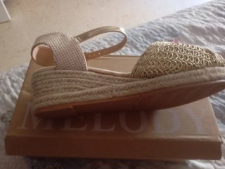 Zapatillas esparto mujer beige y dorado