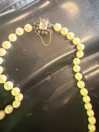 Collar de perlas con cierre de oro y plata