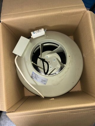 Armario y accesorios de cultivo para interior