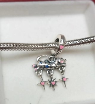Charm Colgante Perro con Estrellas
