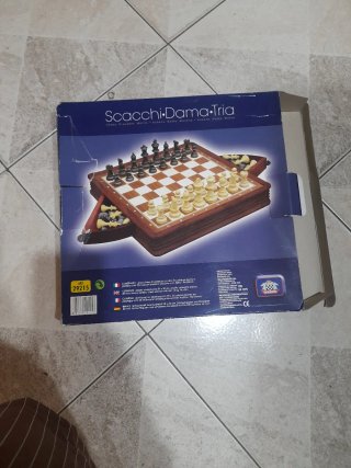 Scacchi Dama Tria con pedine