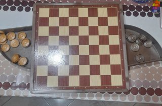 Scacchi Dama Tria con pedine