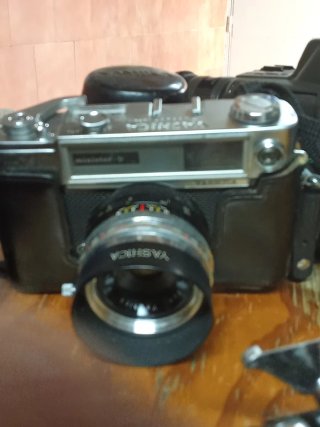 Consiglio di fotocamere vintage Sony e Yashica