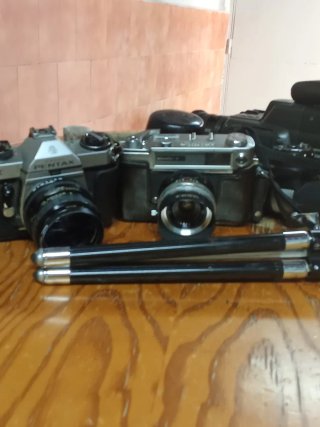 Consiglio di fotocamere vintage Sony e Yashica