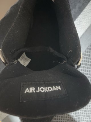 Jordan 4 negras y blancas Talla 45