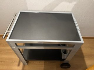 Carrito auxiliar para barbacoa