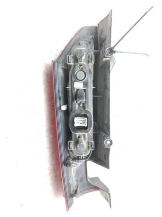 Piloto trasero izquierdo nissan 22450067 nv250 dci