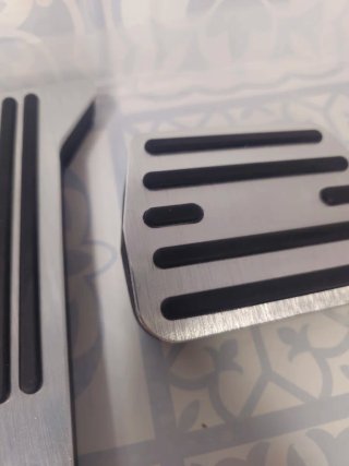 Embellecedores pedales coche aluminio