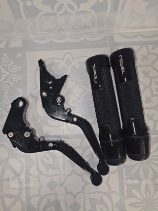 Puños y Manetas Moto Negro Rebel