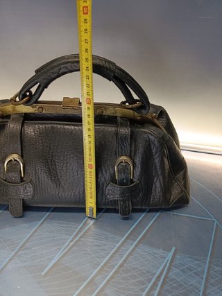 fantástico maletín, bolso, medico, de piel, color negro, vintage