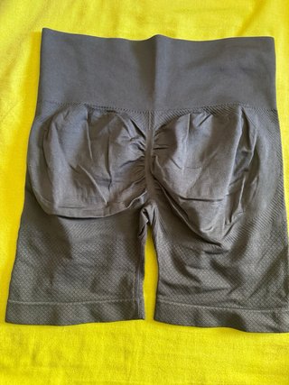 Pantalones cortos grises deportivos