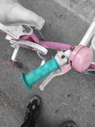 Bicicleta infantil de Minnie rosa con ruedines