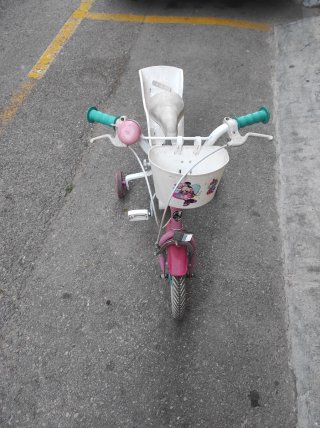 Bicicleta infantil de Minnie rosa con ruedines