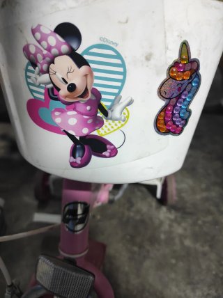 Bicicleta infantil de Minnie rosa con ruedines