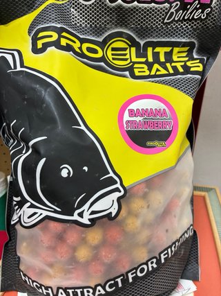 Carpfishing Cebo Pro Elite Banana Strawberry.