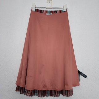Falda larga de rayas multicolor de Zara. Talla S