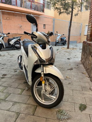 Honda SH 125i Scooter
