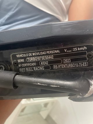 Patín Eléctrico Redbull.