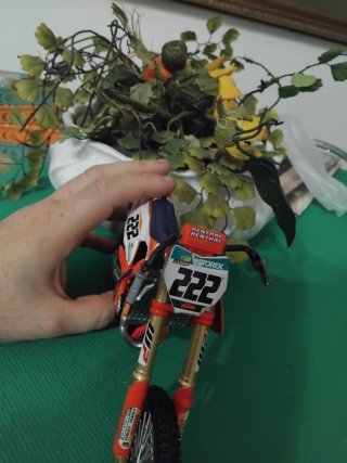 Modellino Moto Cross KTM Toni Cairoli