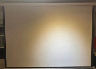 Usado 1 vez:Proyector Akiyo o7 + Pantalla Phoenix