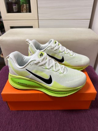 Nike Vomero 18 Running NUEVA