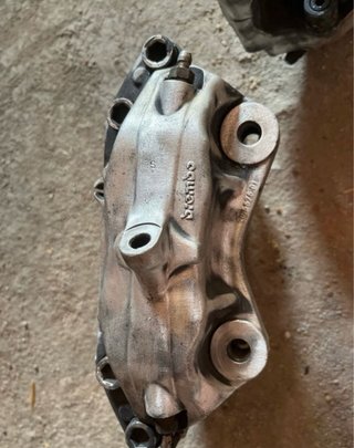 Pinzas Brembo 4 pistones