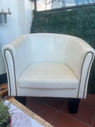 Butacas de cuero blancas