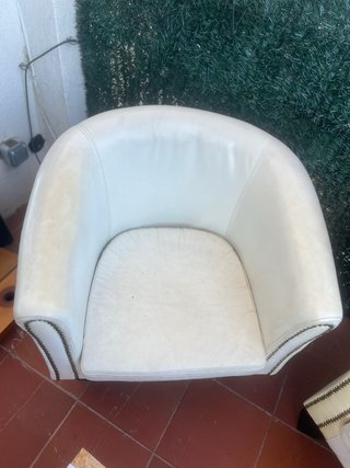 Butacas de cuero blancas