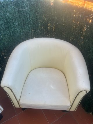 Butacas de cuero blancas