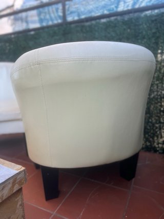 Butacas de cuero blancas