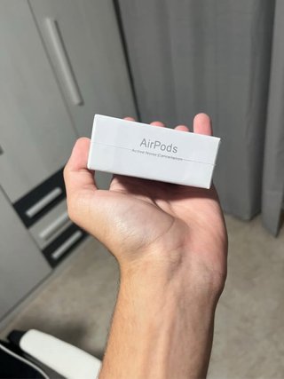 Airpods 4 ANC