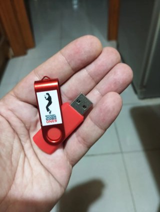 Llavero, Bolígrafo y Pendrive Number Ones