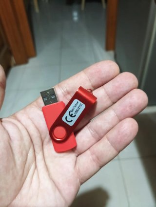 Llavero, Bolígrafo y Pendrive Number Ones