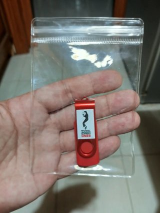 Llavero, Bolígrafo y Pendrive Number Ones