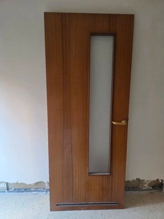 Puerta madera con cristal
