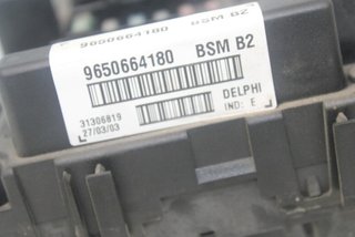 1536450 peugeot 9650664180 caja relés fusibles 206